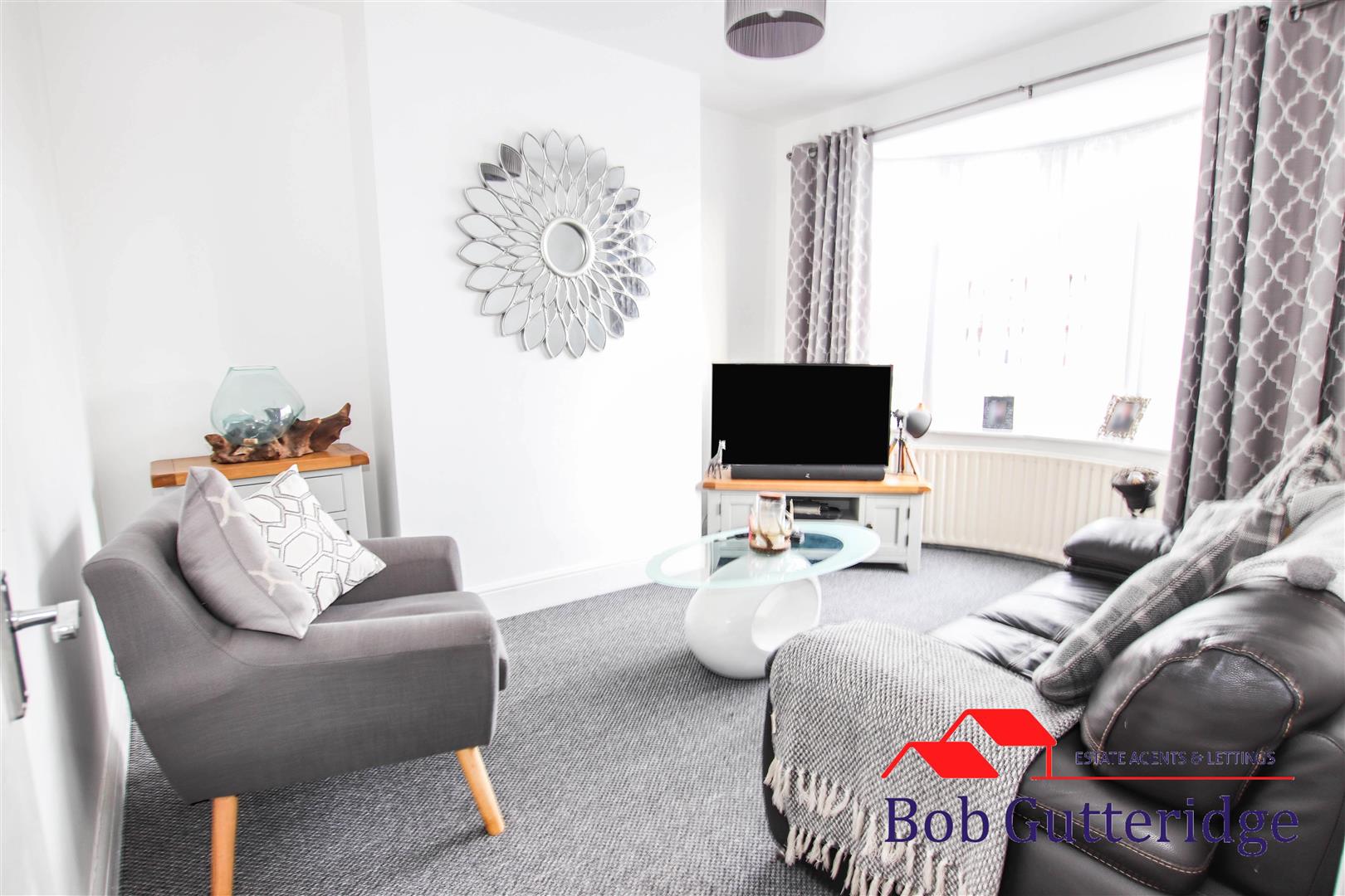 BAY FRONTED LOUNGE